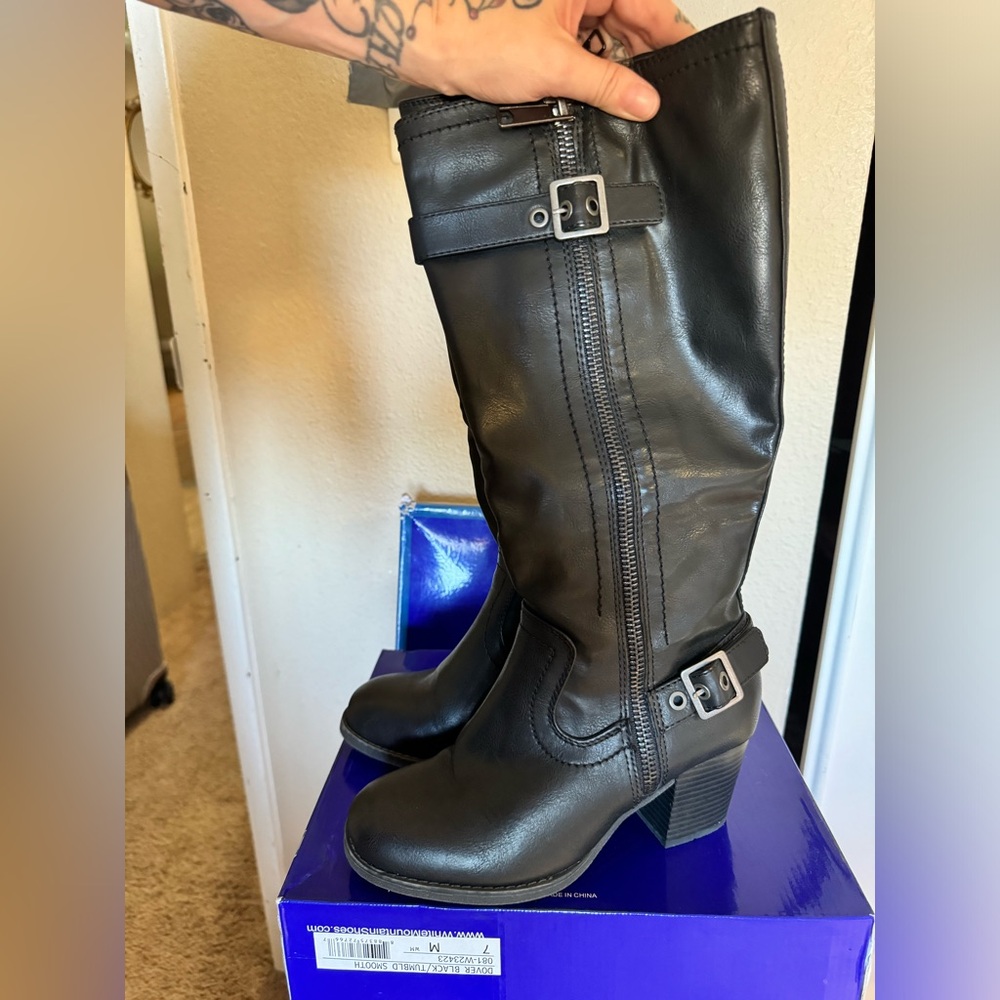 Black boots